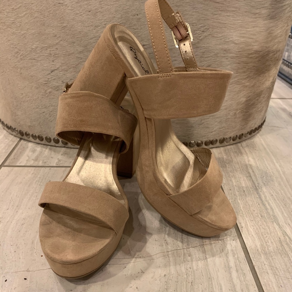 Platform sandals